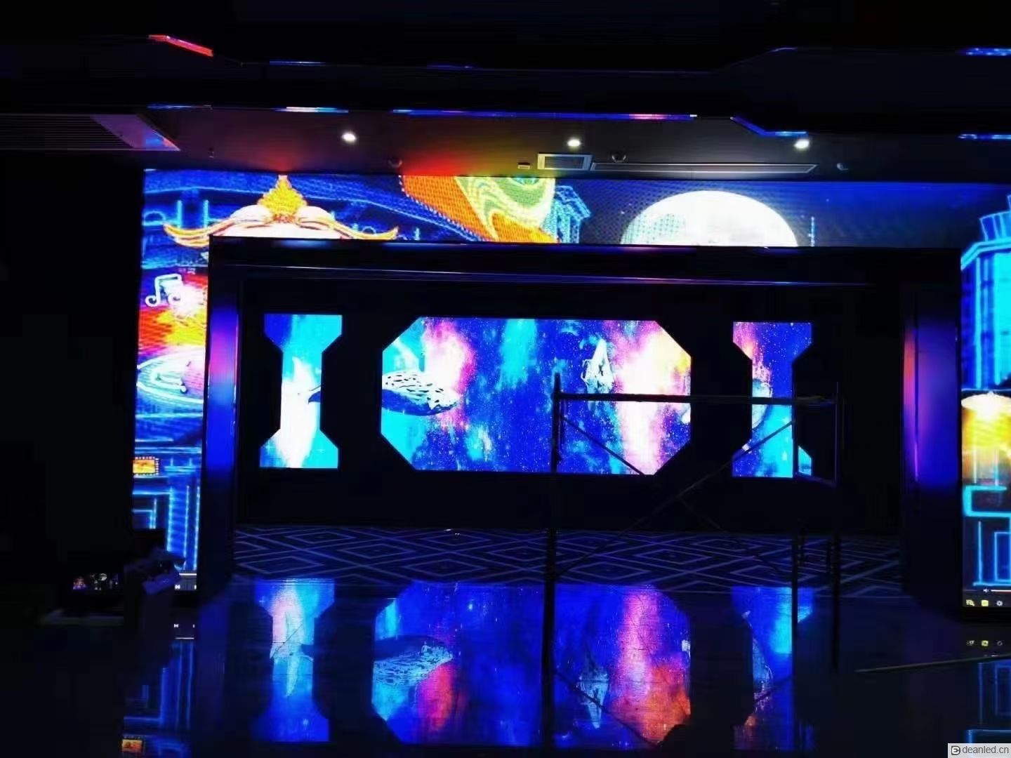 酒吧装璜中LED显示屏的应用(图1)